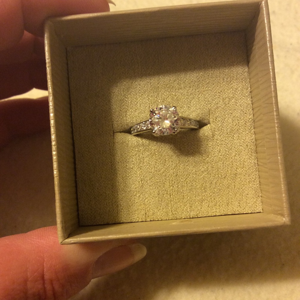 Sterling silver crystal ring, very gorgeous
